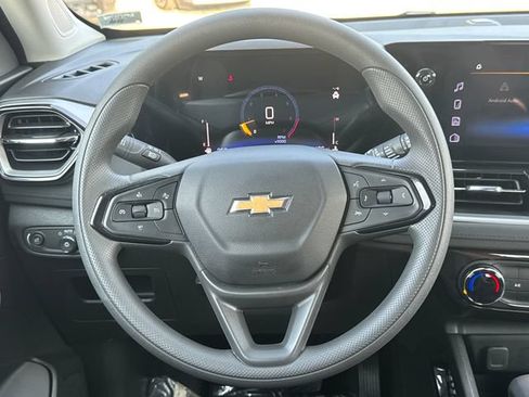 Used 2026 Chevrolet TrailBlazer LT AWD/4WD image 14