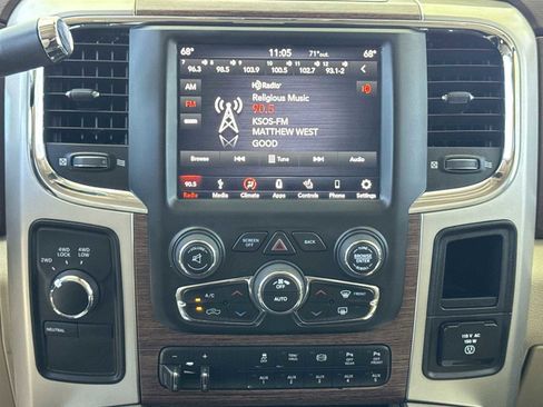 Used 2018 RAM 2500 Laramie w/ Cold Weather Group AWD/4WD image 19