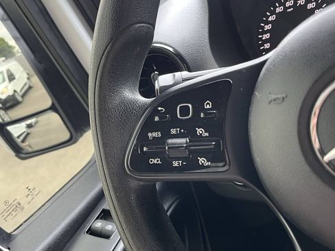 Used 2022 Mercedes-Benz Sprinter 2500 image 13