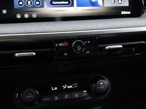 New 2026 Nissan Kicks SV image 13