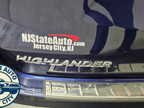 Used 2016 Toyota Highlander Plus w/ Four Season Floor Mat Package image 30