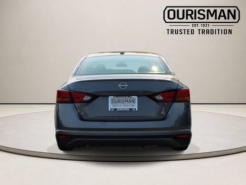 Used 2024 Nissan Altima 2.5 SV FWD image 8