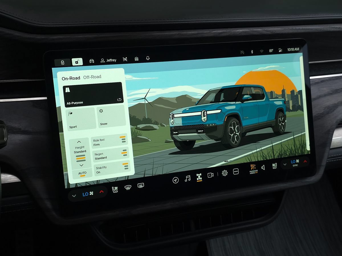 Used 2023 Rivian R1T Adventure Dual AWD/4WD image 38