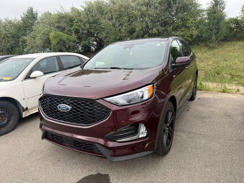 Certified 2024 Ford Edge ST-Line AWD/4WD image 3