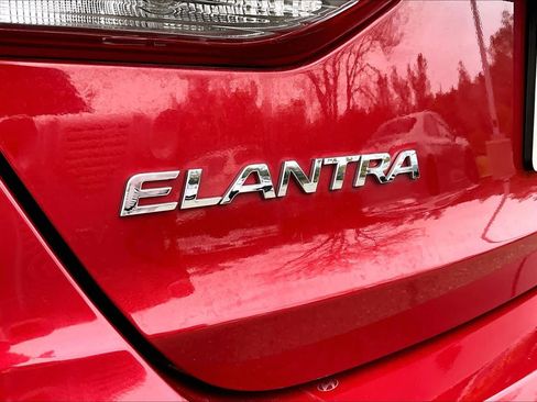 Used 2018 Hyundai Elantra SEL image 30