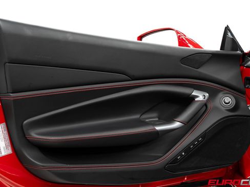 Used 2021 Ferrari F8 Tributo RWD image 30