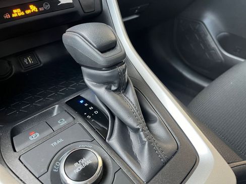 Used 2025 Toyota RAV4 LE image 41