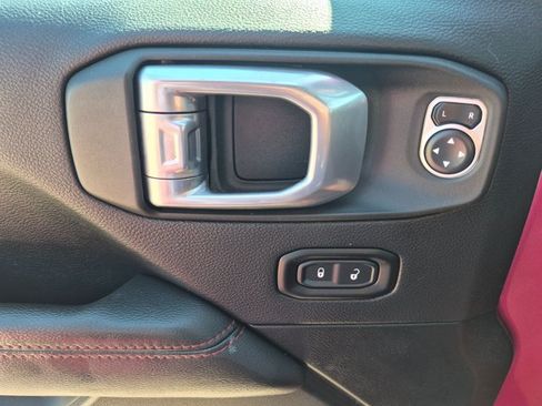 Used 2021 Jeep Wrangler Unlimited Rubicon AWD/4WD image 16