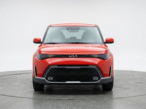 Used 2025 Kia Soul LX w/ LX Technology Package image 2