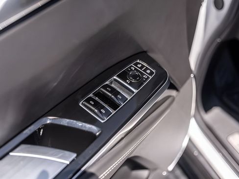 Used 2025 Cadillac Escalade V AWD/4WD image 23