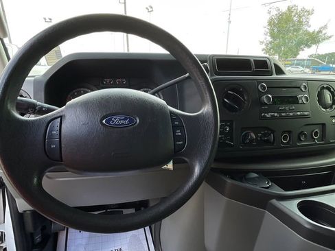 Used 2009 Ford E-350 and Econoline 350 XLT image 17