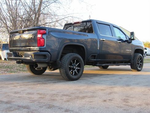 Used 2022 Chevrolet Silverado 3500 LTZ w/ LTZ Convenience Package image 10