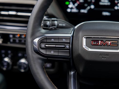 Used 2025 GMC Yukon AT4 w/ AT4 Premium Plus Package image 43