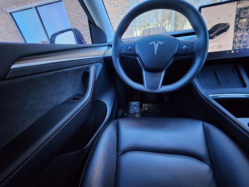Used 2023 Tesla Model Y Long Range image 2