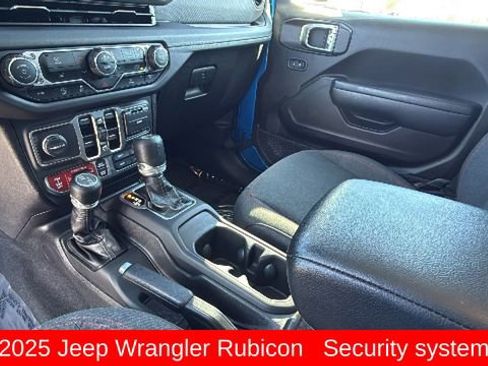 Used 2025 Jeep Wrangler Unlimited Rubicon AWD/4WD image 13