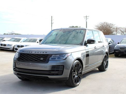 Used 2018 Land Rover Range Rover Supercharged image 3