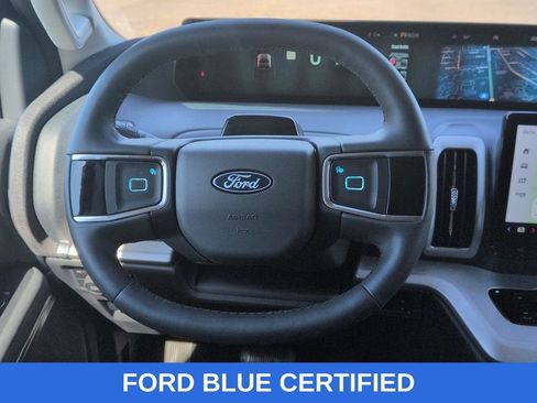 Certified 2025 Ford Expedition Active AWD/4WD image 13