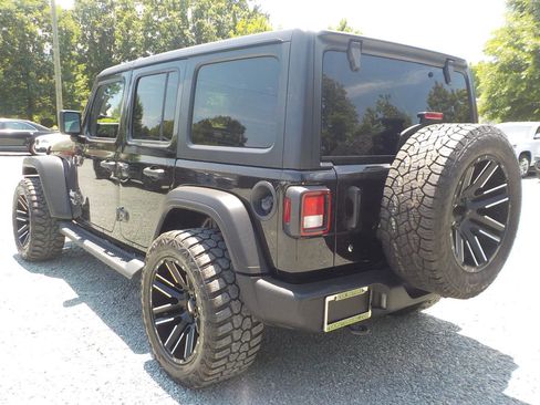 Used 2020 Jeep Wrangler Unlimited Sport S AWD/4WD image 3