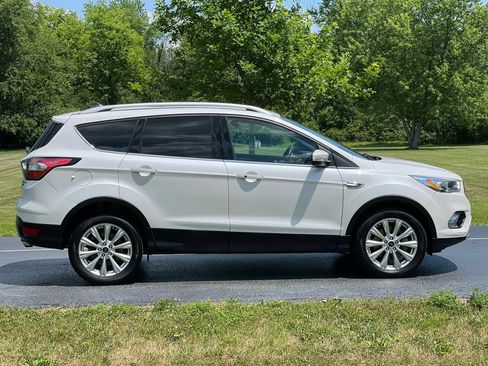 Used 2018 Ford Escape Titanium AWD/4WD image 4