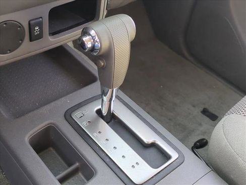 Used 2016 Nissan Frontier SV image 11