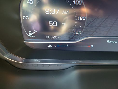 Used 2023 GMC Yukon SLT image 30