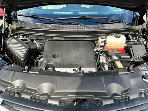 Used 2023 Chevrolet Traverse LS w/ Safety Package image 22