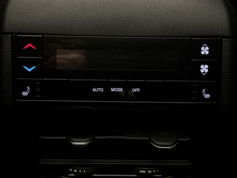 Used 2021 Jeep Grand Cherokee L Limited image 21