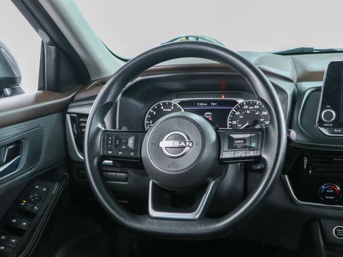 Used 2023 Nissan Rogue SV FWD image 12