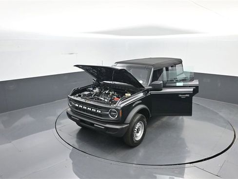 New 2025 Ford Bronco Base image 41
