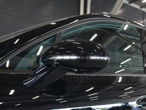 Certified 2026 Porsche Macan AWD/4WD image 28