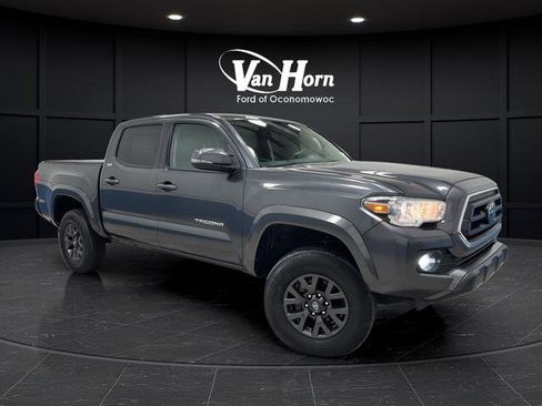 Used 2023 Toyota Tacoma SR5 w/ Technology Package image 39