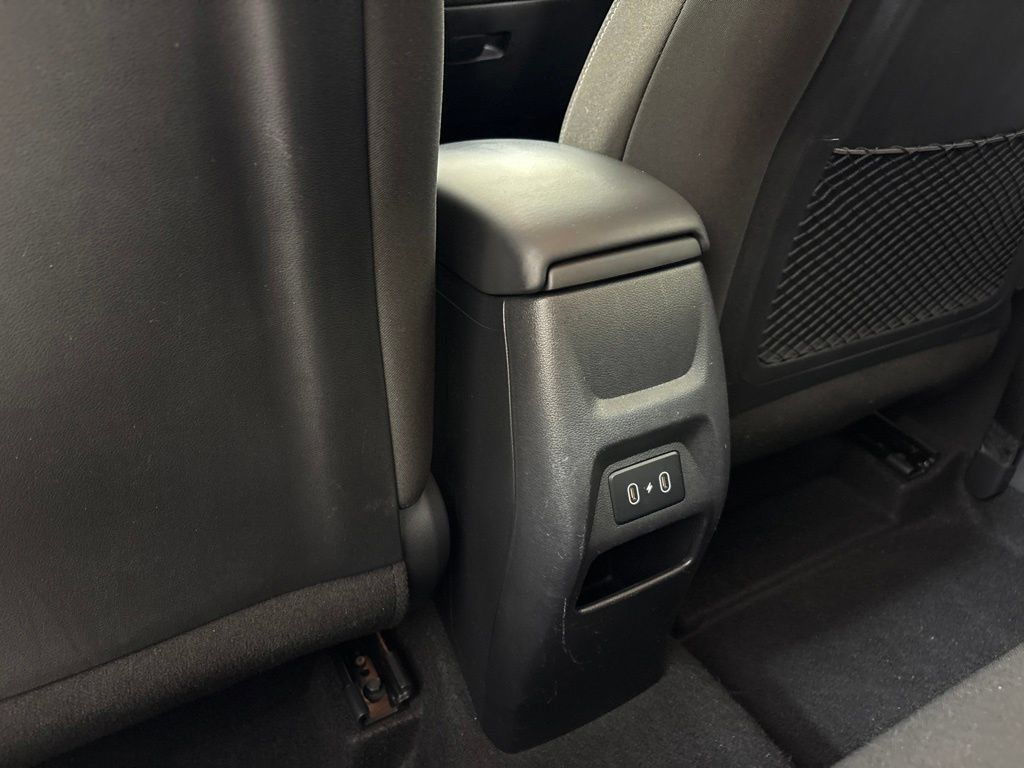 Used 2024 Hyundai Venue SEL FWD image 25