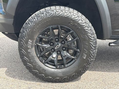 Used 2023 Chevrolet Colorado ZR2 w/ ZR2 Convenience Package III AWD/4WD image 25