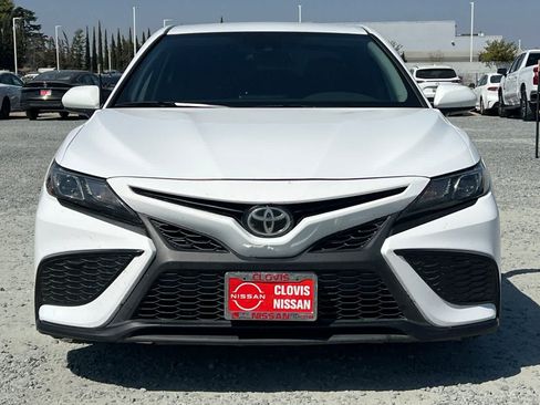 Used 2021 Toyota Camry SE FWD image 11