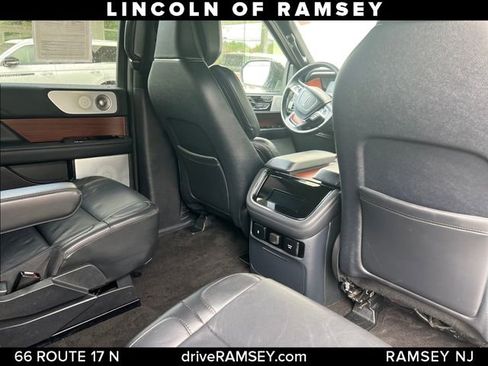 Used 2022 Lincoln Navigator L Reserve AWD/4WD image 23