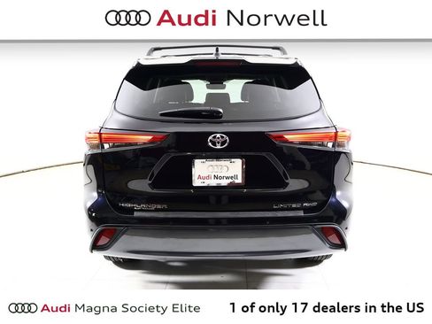 Used 2023 Toyota Highlander Limited AWD/4WD image 14