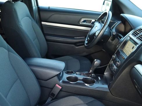 Used 2018 Ford Explorer XLT w/ Equipment Group 201A FWD image 55