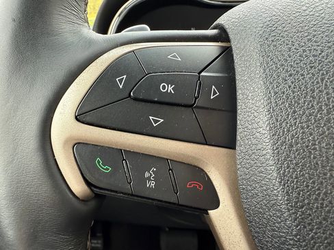 Used 2017 Jeep Grand Cherokee Limited RWD image 31