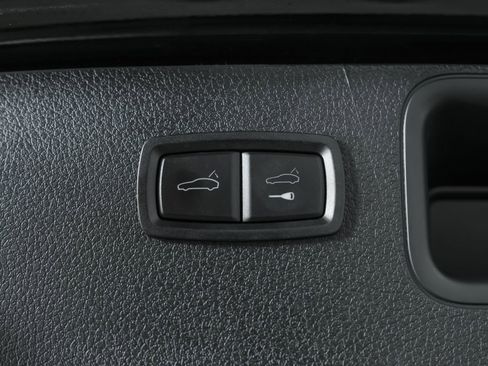 Used 2024 Porsche Macan GTS image 42