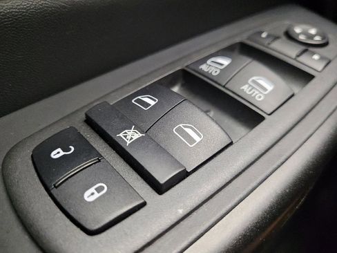Used 2022 Jeep Cherokee Trailhawk w/ Sun, Sound & Nav Group AWD/4WD image 27