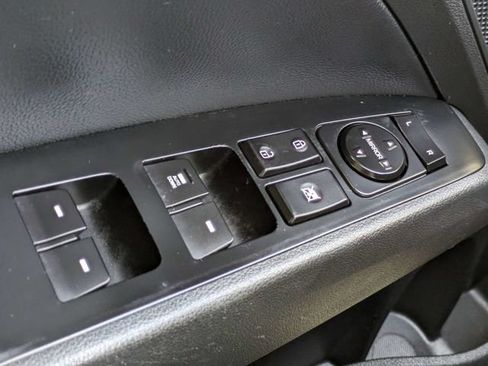 Used 2018 Hyundai Elantra SEL FWD image 16