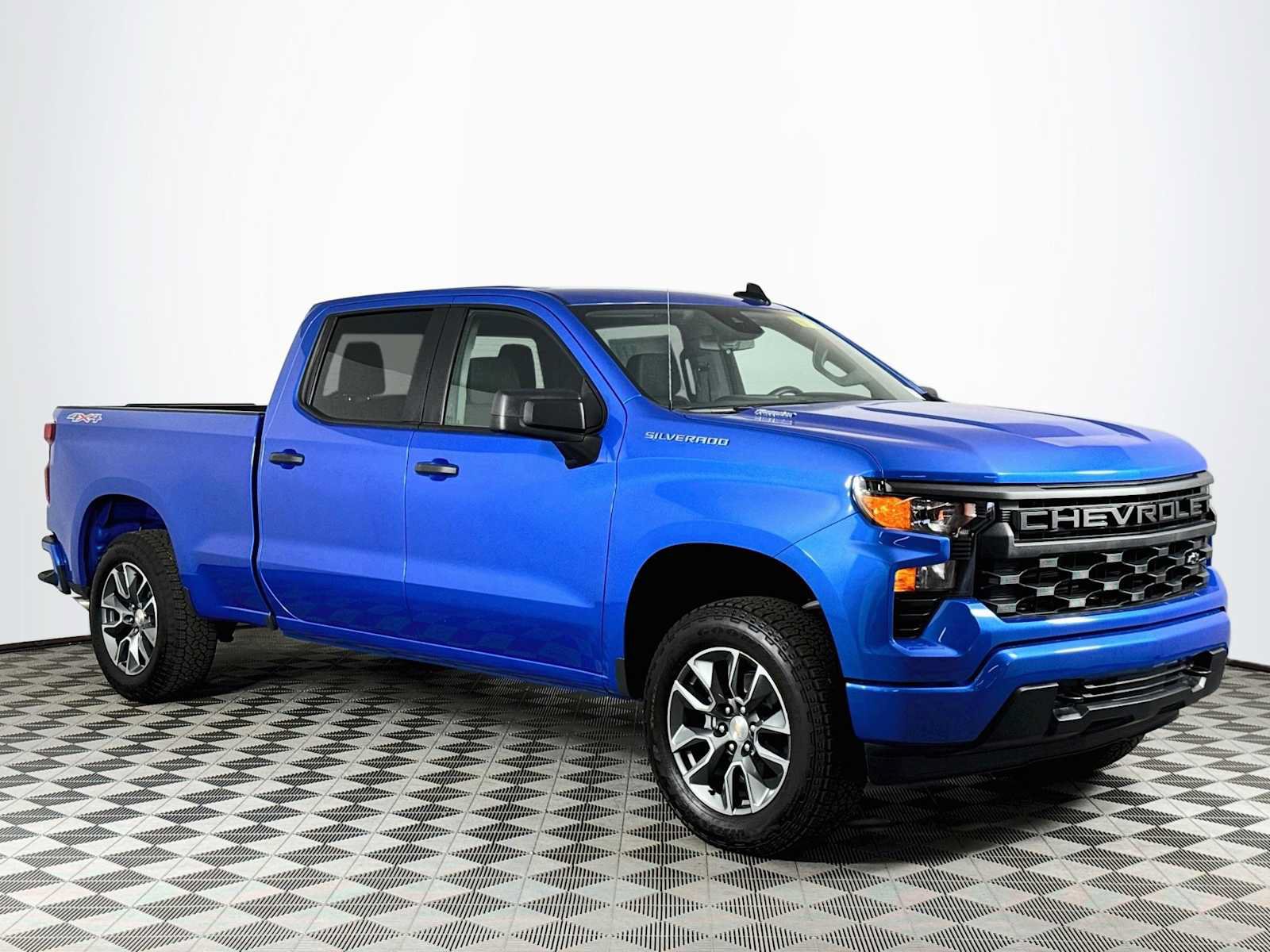 Used 2026 Chevrolet Silverado 1500 Custom AWD/4WD image 3