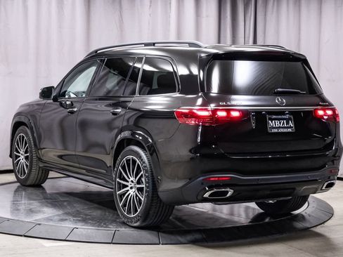Used 2025 Mercedes-Benz GLS 450 4MATIC image 2