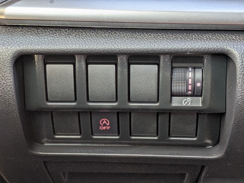 Used 2020 Subaru Forester Premium image 30