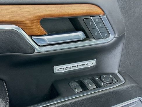 Certified 2022 GMC Sierra 1500 Denali w/ Technology Package image 19