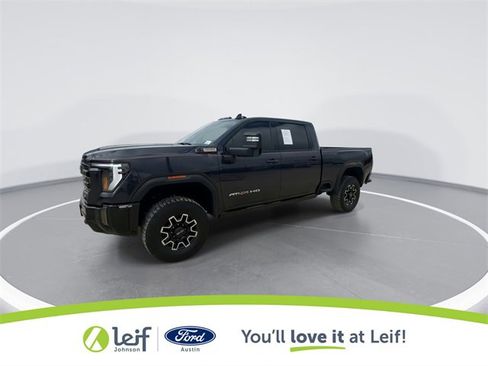 Used 2024 GMC Sierra 2500 AT4X image 5