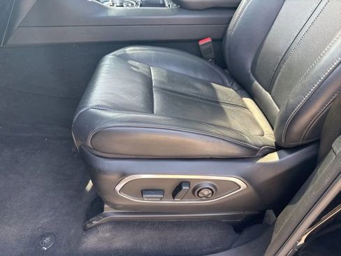 Used 2022 Jeep Wagoneer Series II w/ Premium Group I AWD/4WD image 7