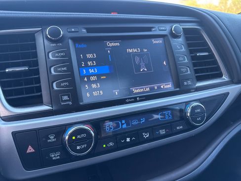 Used 2014 Toyota Highlander Limited image 15