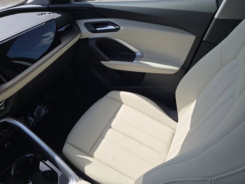 New 2025 Audi Q5 Premium image 14