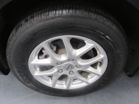 Used 2023 Chrysler Pacifica Touring-L FWD image 16